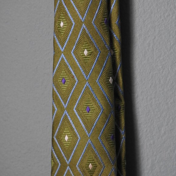 2 for $16 | ROUNDTREE & YORKE | Green and Purple Men's Business Tie - Picture 2 of 5
